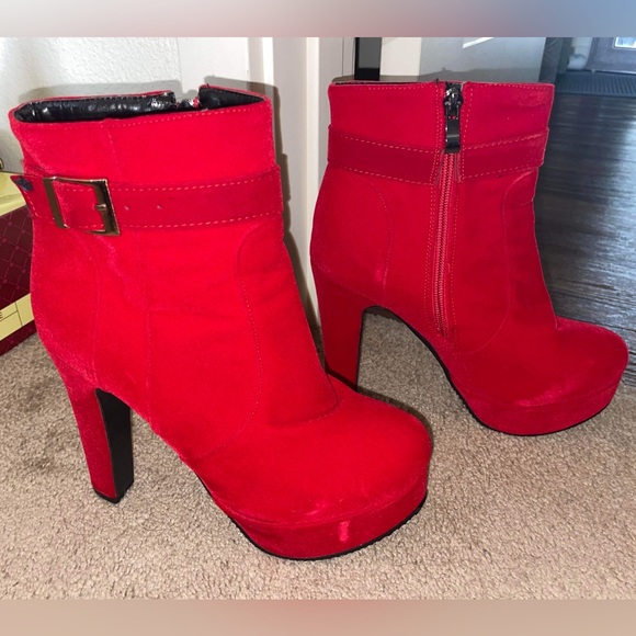 Absolutely Fierce Pair of Red Velvet-like Boots Size 38 (7.5 US) - Picture 1 of 6